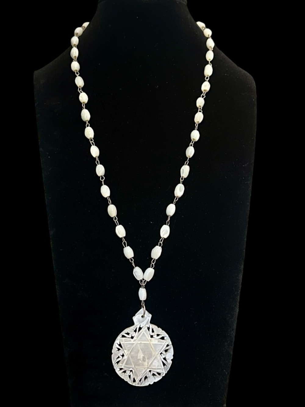 Vintage Mother of Pearl Beaded Necklace With Hand Carved Star of David - Picture 3 of 15